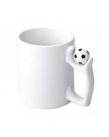 Кружка белая, с Футбольным мячом на ручке 330мл .. Кружка белая, с Футбольным мячом на ручке 330мл ..